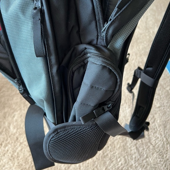 Eagle Creek backpack - Picture 9 of 15